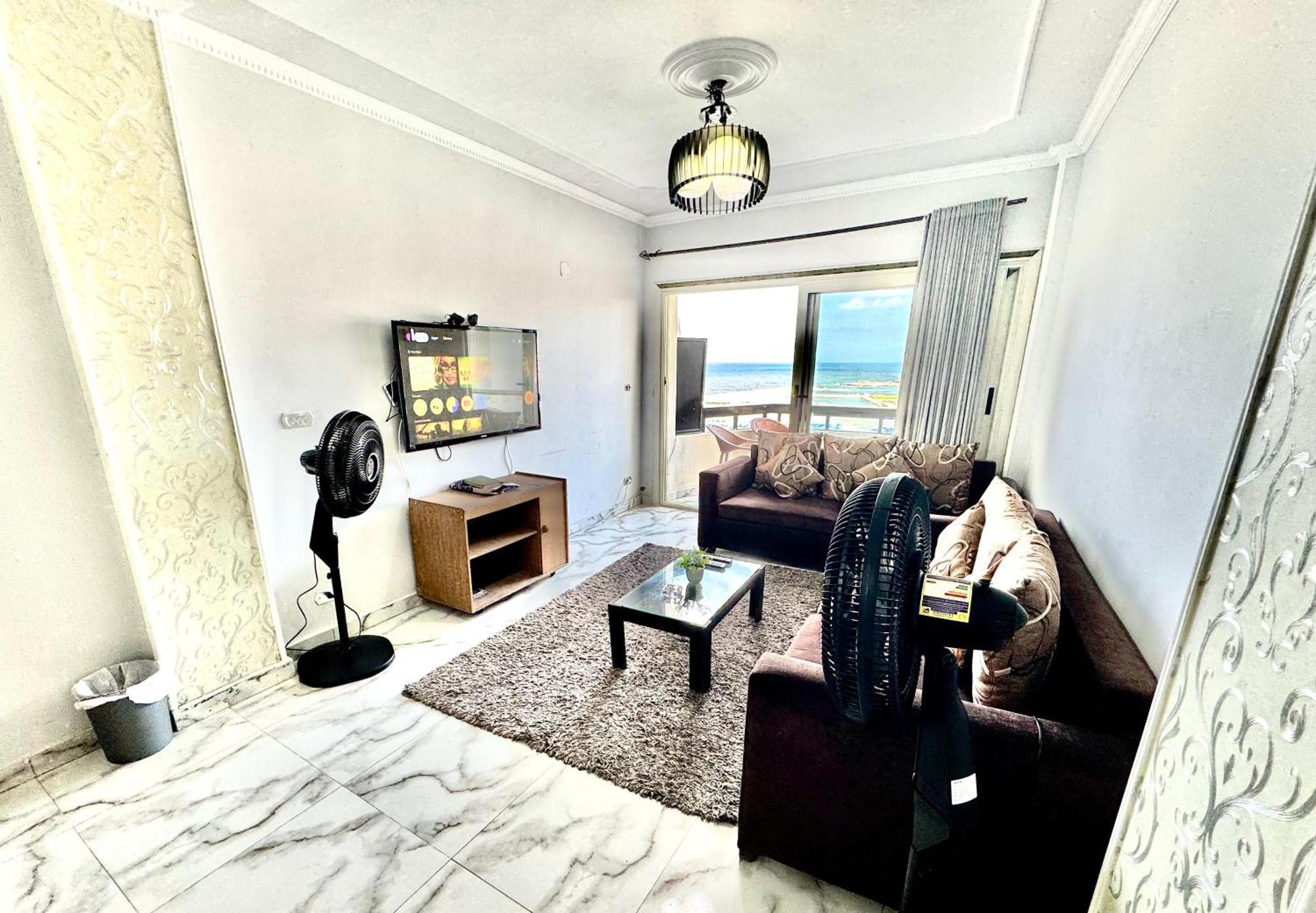 Апартаменти Luxury Gleem 3 Direct Sea View